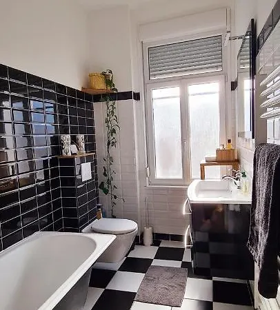 Maison La Rhonelle منزل للإقامة *