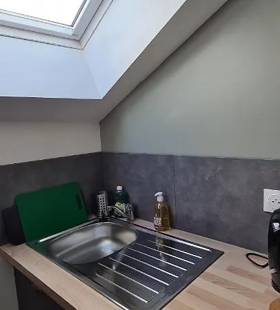 Maison La Rhonelle * فالنسيان