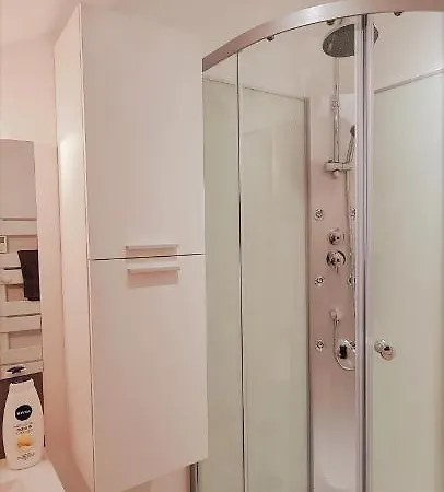 Maison La Rhonelle منزل للإقامة