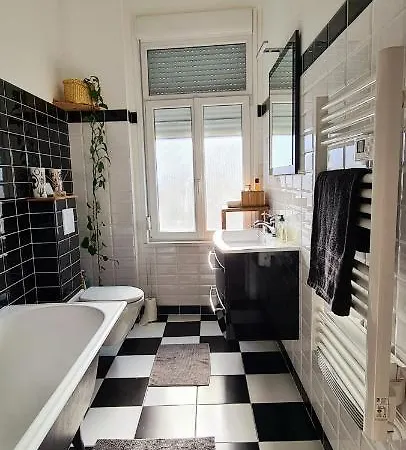 Maison La Rhonelle منزل للإقامة *