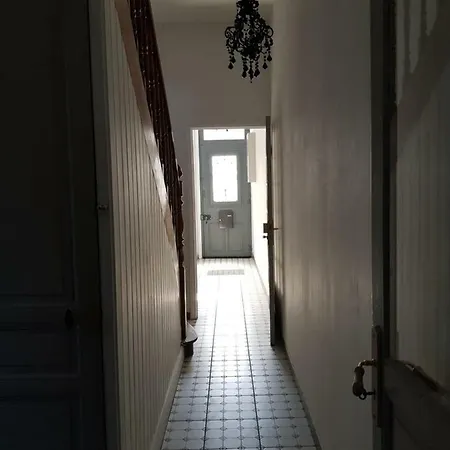 منزل للإقامة Maison La Rhonelle فالنسيان